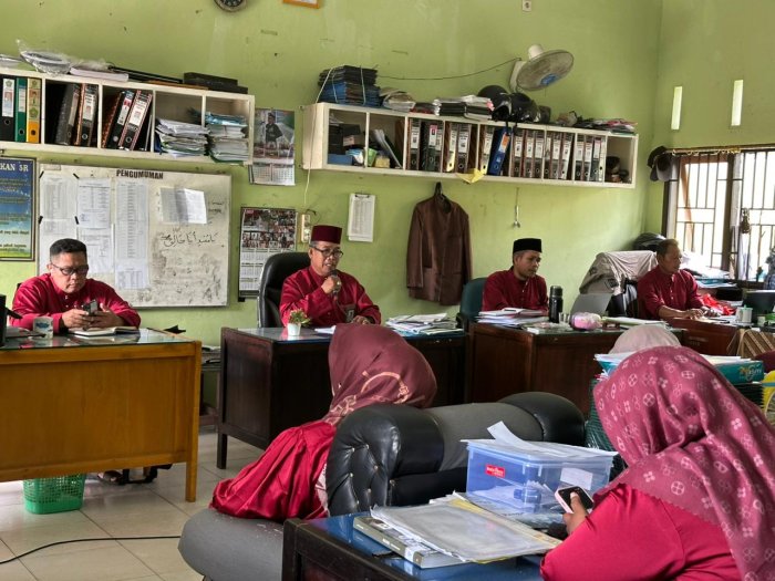 MAN 3 Kota Jambi Gelar Rapat Rutin Bahas Persiapan Asesmen, Zona Integritas, dan PKKM 2025
