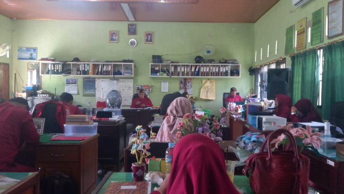 Siap Sambut Tahun Ajaran Baru! Kepala MAN 3 Kota Jambi Pimpin Rapat Pembagian Tugas Guru 2026/2027 Siap Sambut Tahun Ajaran Baru! Kepala MAN 3 Kota Jambi Pimpin Rapat Pembagian Tugas Guru 2026/2027
