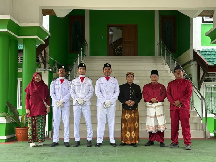 Tiga Guru MAN 3 Kota Jambi Hadiri Upacara Hari Guru Nasional di Kanwil Kemenag Jambi
