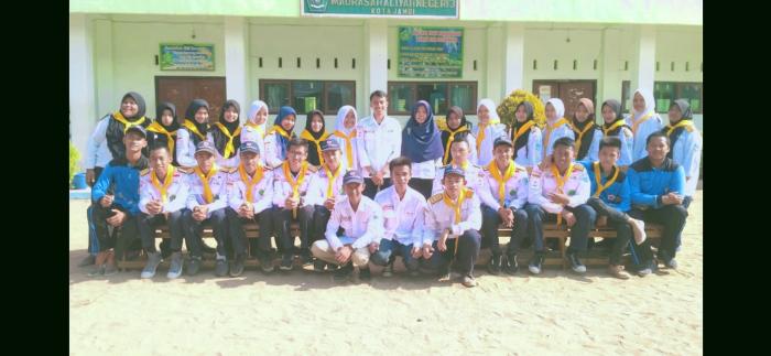 PERESMIAN PEMASANGAN EMPOLED ANGKATAN KE-4 PMR WIRA  MAN 3 KOTA JAMBI