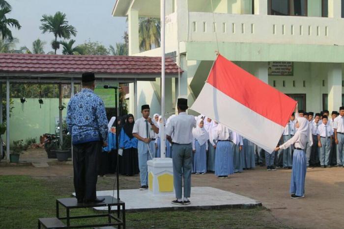 BAPAK ZAKRI PIMPIN UPACARA KESAKTIAN PANCASILA BAPAK ZAKRI PIMPIN UPACARA KESAKTIAN PANCASILA