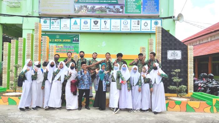 BIMBINGAN PERKAWINAN: PRANIKAH REMAJA USIA NIKAH DIIKUTI PESERTA DIDIK MAN 3 KOTA JAMBI BIMBINGAN PERKAWINAN: PRANIKAH REMAJA USIA NIKAH DIIKUTI PESERTA DIDIK MAN 3 KOTA JAMBI