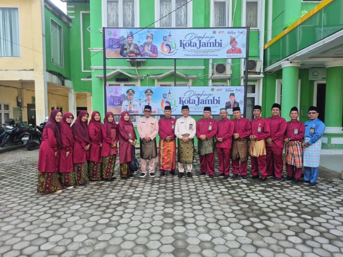Semangat HARKITNAS,  Semangat Kebangsaan ASN MAN 3 Kota Jambi pada Upacara di Kantor Kemenag Kota Jambi