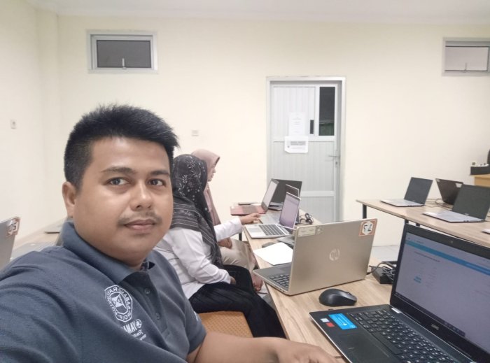 MAN 3 Kota Jambi Pusatkan Pelaksanaan AKG Guru di Laboratorium Komputer