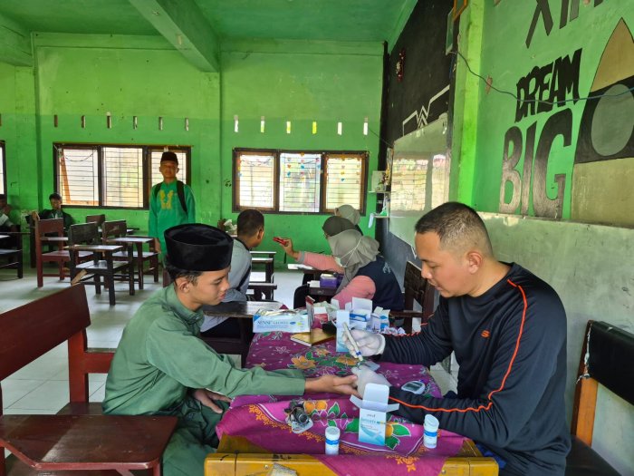 Awali Langkah dengan Sehat! Murid Baru MAN 3 Kota Jambi Jalani Cek Kesehatan Gratis Awali Langkah dengan Sehat! Murid Baru MAN 3 Kota Jambi Jalani Cek Kesehatan Gratis