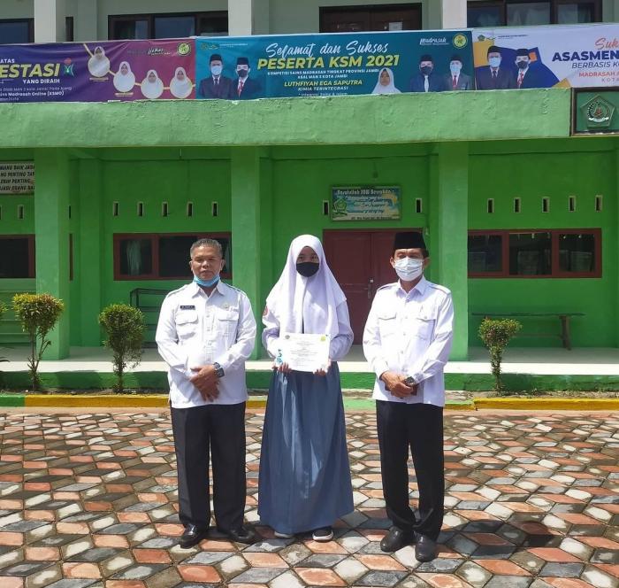 MASYA ALLAH! LUTFIYAH SABET JUARA 1 KSM KIMIA TERINTEGRASI TINGKAT PROVINSI JAMBI MASYA ALLAH! LUTFIYAH SABET JUARA 1 KSM KIMIA TERINTEGRASI TINGKAT PROVINSI JAMBI
