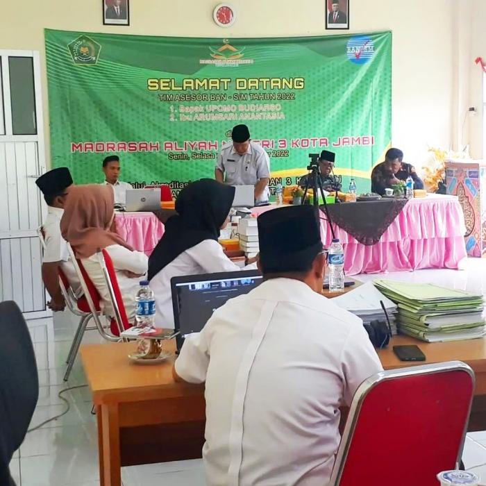 PELAKSANAAN AKREDITASI MAN 3 KOTA JAMBI DARING