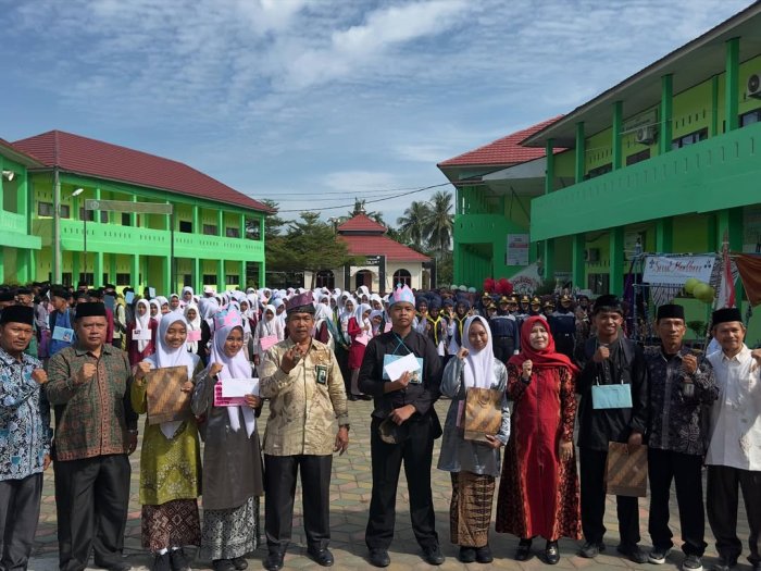 Penutupan MATSAMA MAN 3 Jambi Dimeriahkan Penghargaan dan Stan Ekstrakurikuler