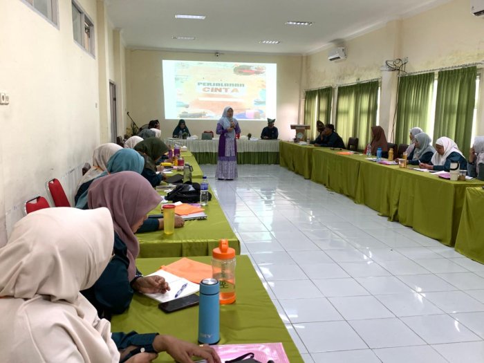 Dr. Khurnia Eva Nilasari Tanamkan Mindset Panca Cinta di Lokakarya MAN 3 Kota Jambi