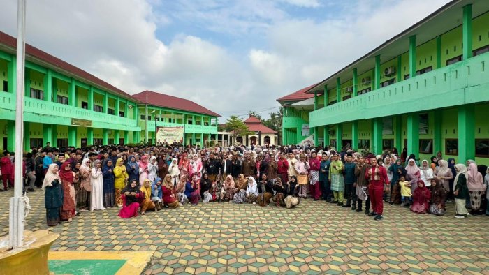 Upacara Bendera Peringatan Hari Kartini di MAN 3 Kota Jambi Berlangsung Khidmat dan Penuh Makna