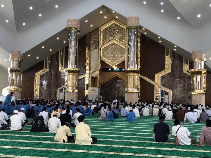 Isra Mikraj di Islamic Center Jambi, Kepala MAN 3 Kota Jambi Hadir Bersama Seluruh Warga Madrasah