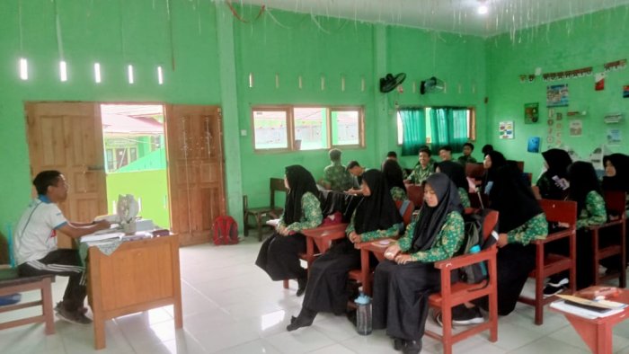 Pembelajaran PJOK Kelas XI F2 MAN 3 Kota Jambi Berlangsung Penuh Semangat