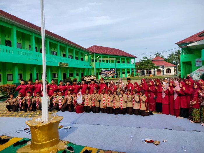 MAN 3 Kota Jambi Gelar Doa dan Pelepasan Anggota Pramuka yang Akan Ikuti LSHRP XVII 2025 Regional Sumatera MAN 3 Kota Jambi Gelar Doa dan Pelepasan Anggota Pramuka yang Akan Ikuti LSHRP XVII 2025 Regional Sumatera