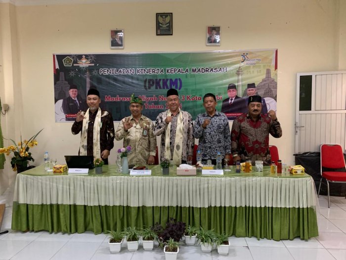 Paparkan Kinerja 2025, Kepala MAN 3 Kota Jambi Hadapi PKKM Paparkan Kinerja 2025, Kepala MAN 3 Kota Jambi Hadapi PKKM