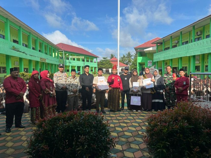 MAN 3 Kota Jambi Beri Penghargaan Juara Umum Semester Ganjil Tahun Ajaran 2025/2026