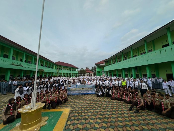 Ditlantas Polda Jambi Kampanyekan Keselamatan Lalu Lintas pada Upacara MAN 3 Kota Jambi