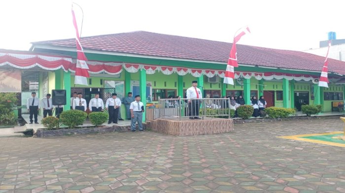 Upacara Bendera MAN 3 Jambi Tanamkan Cinta Tanah Air