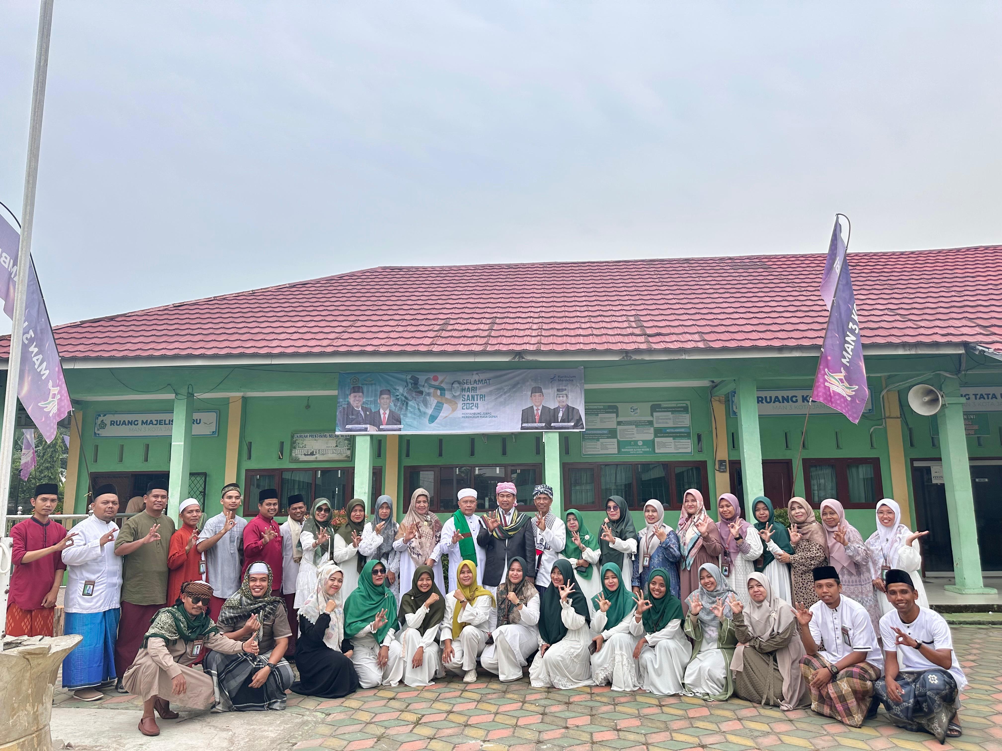 Perayaan Hari Santri di MAN 3 Kota Jambi: â€œMenempuh Juang Merengkuh Masa Depanâ€