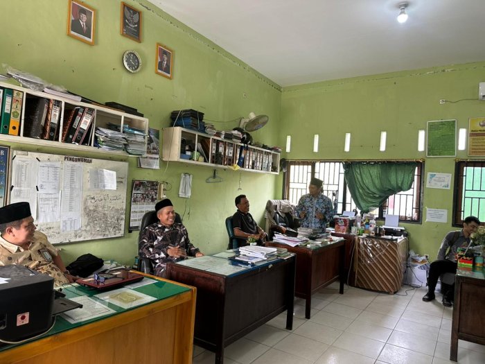 Wakil Kepala Madrasah Gelar Diskusi Santai Bahas Operasional dan Penguatan Program Kerja