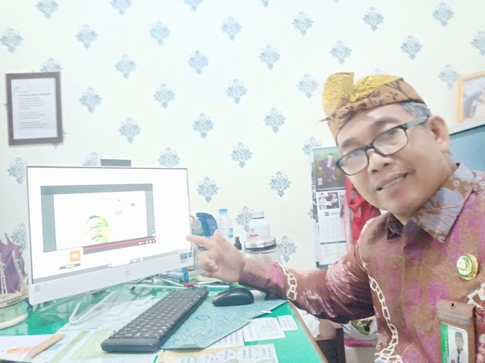 Kepala MAN 3 Kota Jambi Ikuti Sosialisasi KMA No. 1503 Secara Daring Kepala MAN 3 Kota Jambi Ikuti Sosialisasi KMA No. 1503 Secara Daring