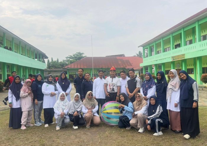 Pertandingan Voli Gembira Pererat Kebersamaan Pendidik dan Tenaga Kependidikan MAN 3 Kota Jambi Pertandingan Voli Gembira Pererat Kebersamaan Pendidik dan Tenaga Kependidikan MAN 3 Kota Jambi