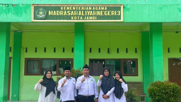Kanwil Kemenag Provinsi Jambi Lakukan Monev MSK dan Program Keterampilan di MAN 3 Kota Jambi Kanwil Kemenag Provinsi Jambi Lakukan Monev MSK dan Program Keterampilan di MAN 3 Kota Jambi