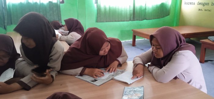 Perpustakaan MAN 3 Kota Jambi Jadi Ruang Diskusi dan Literasi Murid Perpustakaan MAN 3 Kota Jambi Jadi Ruang Diskusi dan Literasi Murid