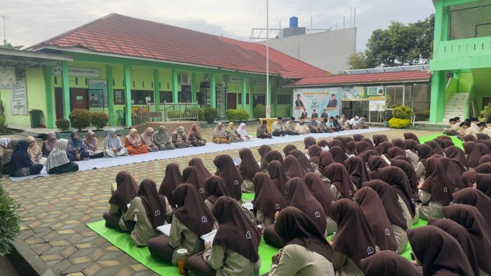 Bangun Karakter Religius, MAN 3 Kota Jambi Adakan Pembacaan Yasin dan Tahlil Bangun Karakter Religius, MAN 3 Kota Jambi Adakan Pembacaan Yasin dan Tahlil