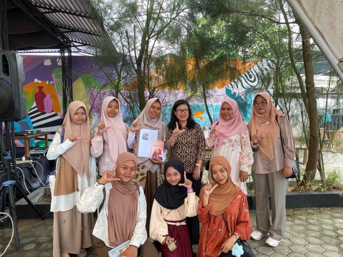 Bicara tentang Luka dan Lokalitas, siswa dan Guru MAN 3 Kota Jambi ikuti Bedah buku Bengawan Kekasih