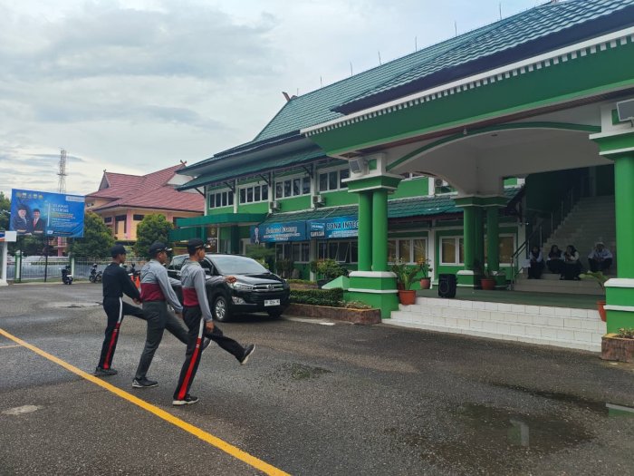 Jelang Upacara HGN 2025, Tiga Paskib MAN 3 Kota Jambi Jalani Latihan Intensif