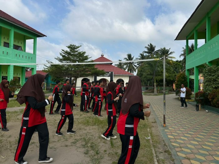 PJOK MAN 3 Kota Jambi: Siswa Kelas X.E3 Antusias Praktik Senam