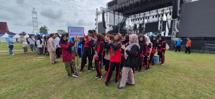 Parade Budaya Jambi Elok Nian Semarakkan HUT Provinsi Jambi, Siswa MAN 3 Kota Jambi Ikuti Gladi Bersih